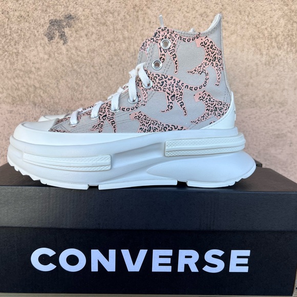 Women’s converse platform shoes 8.5 - Picture 2 of 6